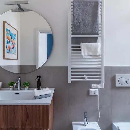 - Ampio E Nuovo Bilocale Апартаменты