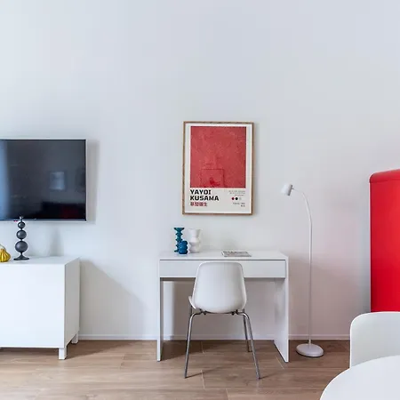 - Ampio E Nuovo Bilocale Милан